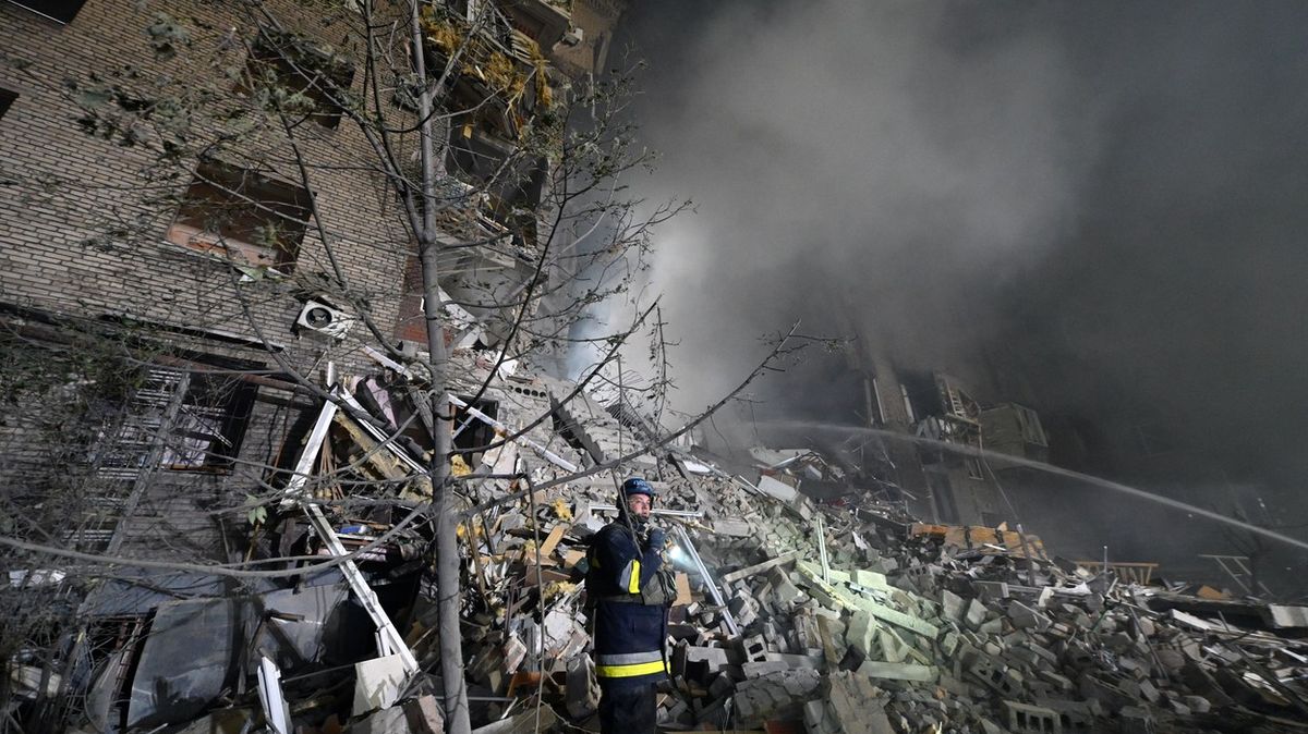 Biden se světovými státníky odsoudil ruské bombardování Ukrajiny
